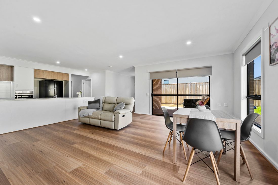Modern 3-Bedroom HPS - Heifer Avenue, Clyde North VIC in Clyde North