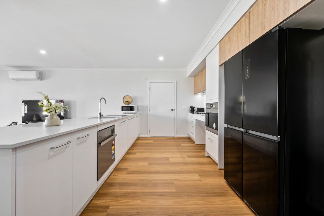 Modern 3-Bedroom HPS - Heifer Avenue, Clyde North VIC — Home image 8