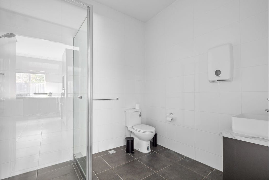 Brisbane Road, Riverview QLD 4303 — Home image 2