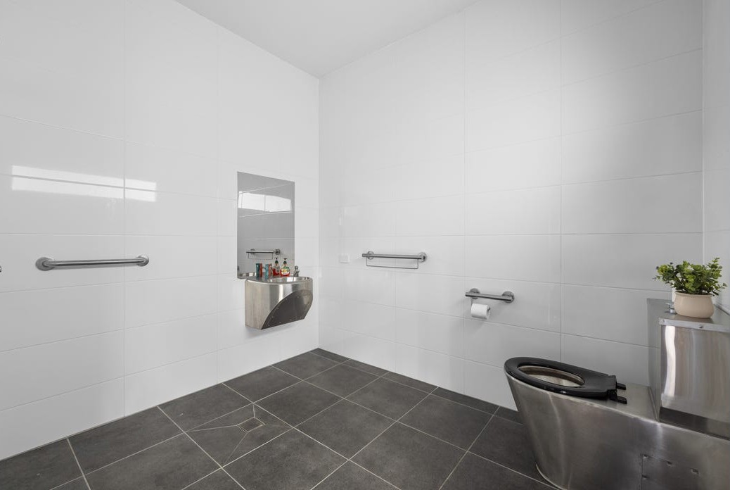 Brisbane Road, Riverview QLD 4303 — Home image 4