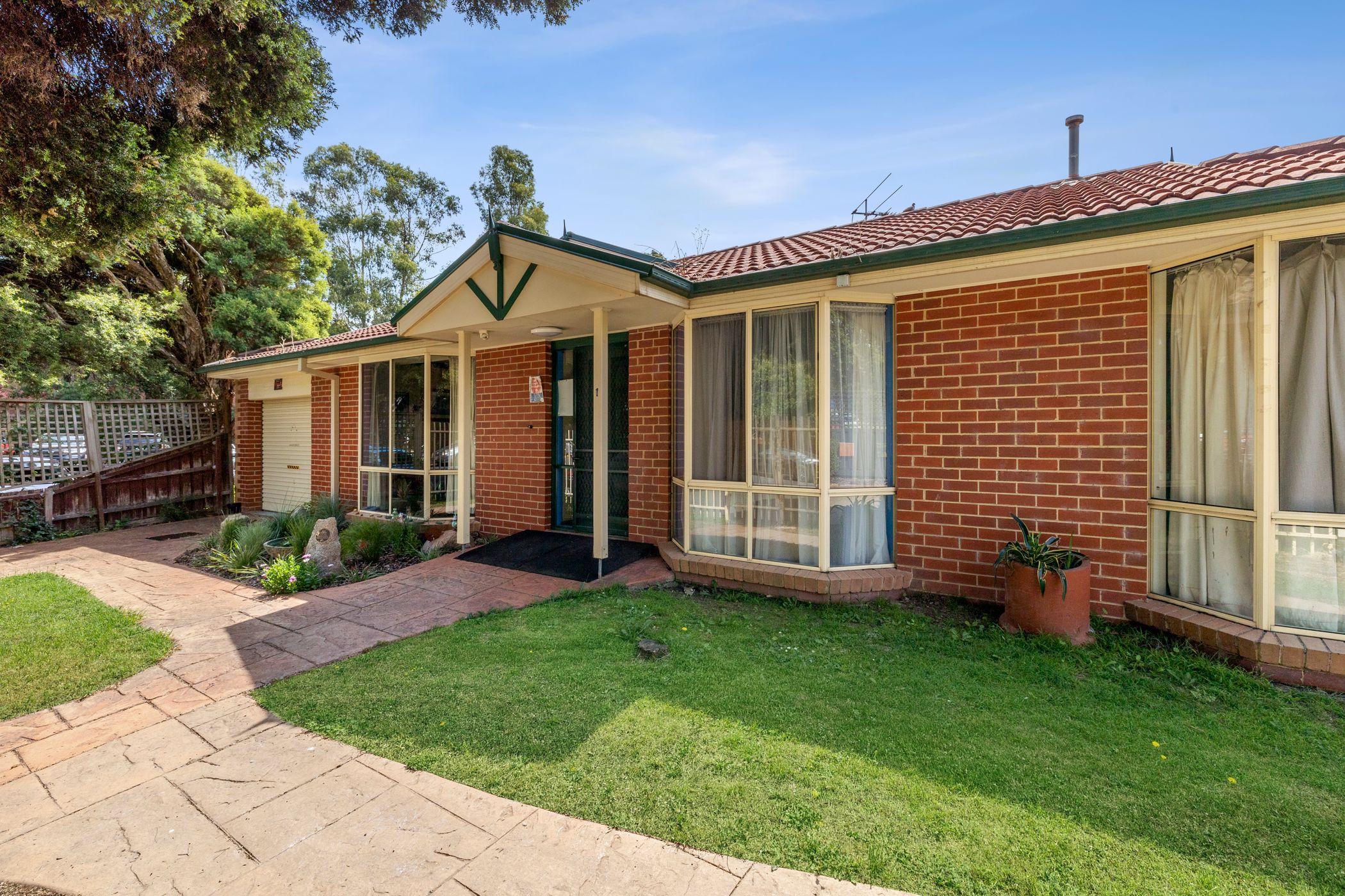 Vibrant and welcoming in the heart of Ringwood — Home image 3