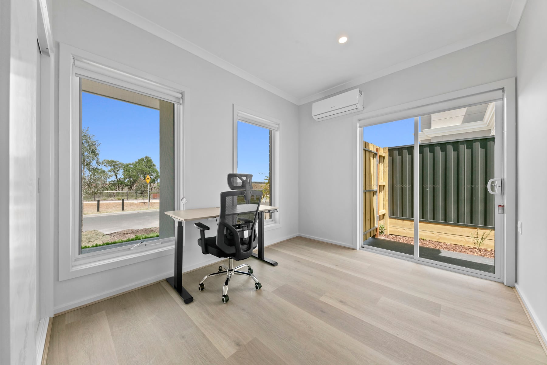 TIRED OF BEING STUCK IN SHARED ACCOMMODATION? 2 Independant Homes on 1 Title — Home image 2