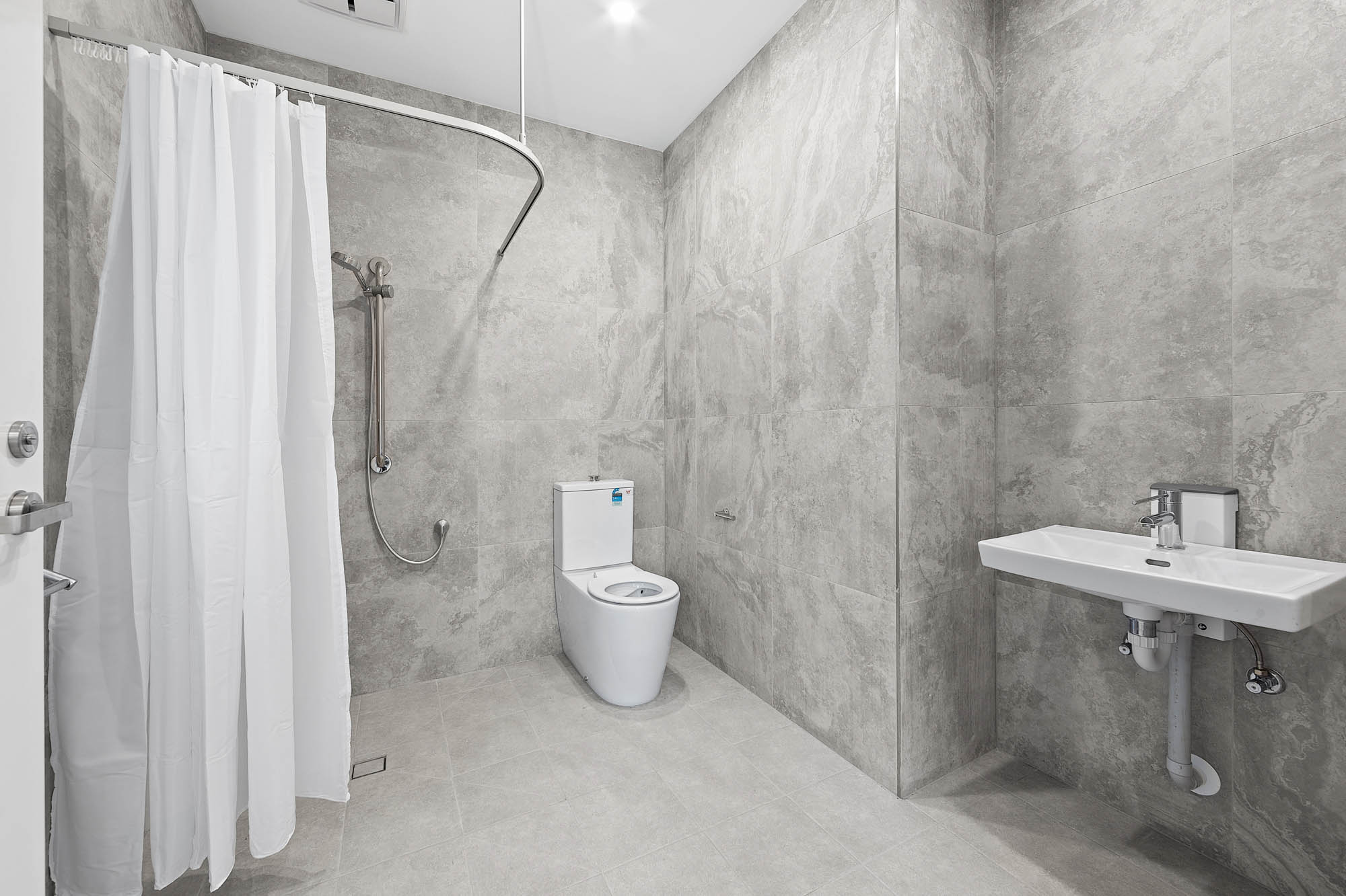 Centrally located in Coburg - live with just 1 other! — Home image 6