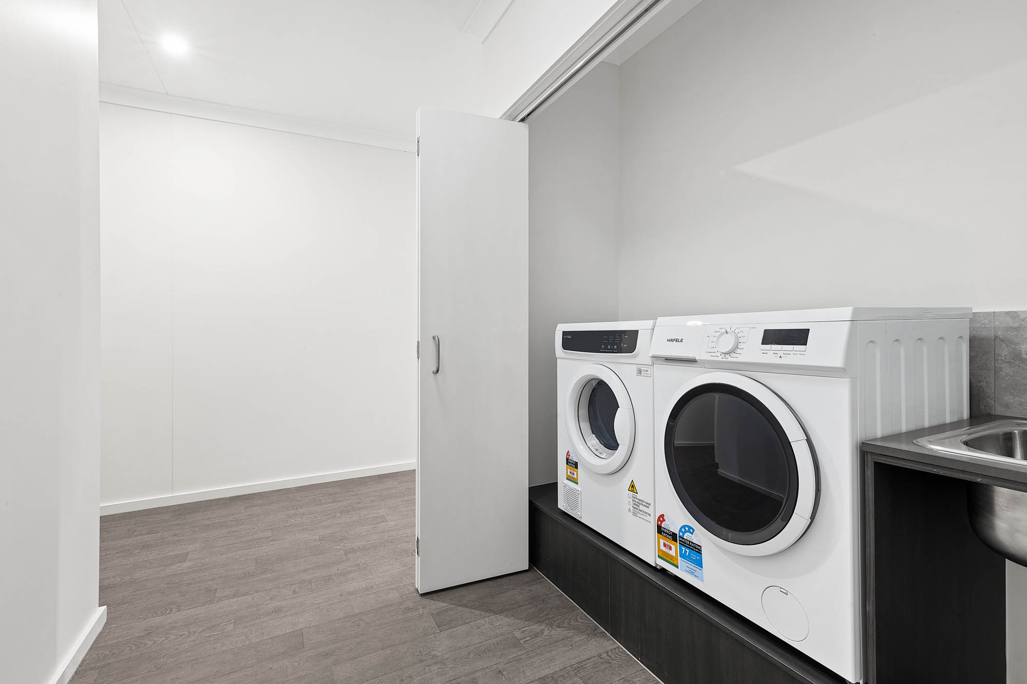 Centrally located in Coburg - live with just 1 other! — Home image 9