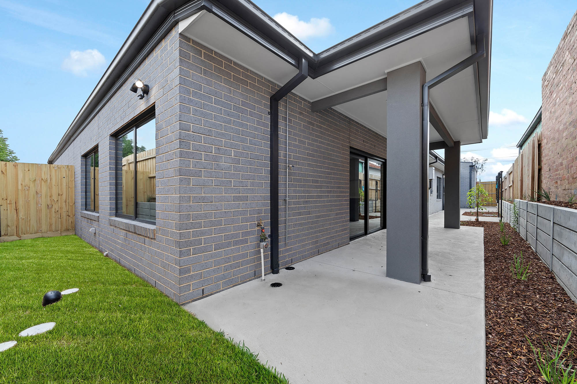 Centrally located in Coburg - live with just 1 other! — Home image 16