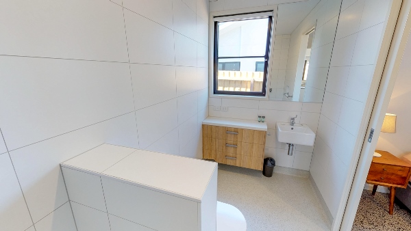 Registered Provider. 4 B/R. Ceiling Hoist. Gas Pool & Pool Lift. — Home image 10