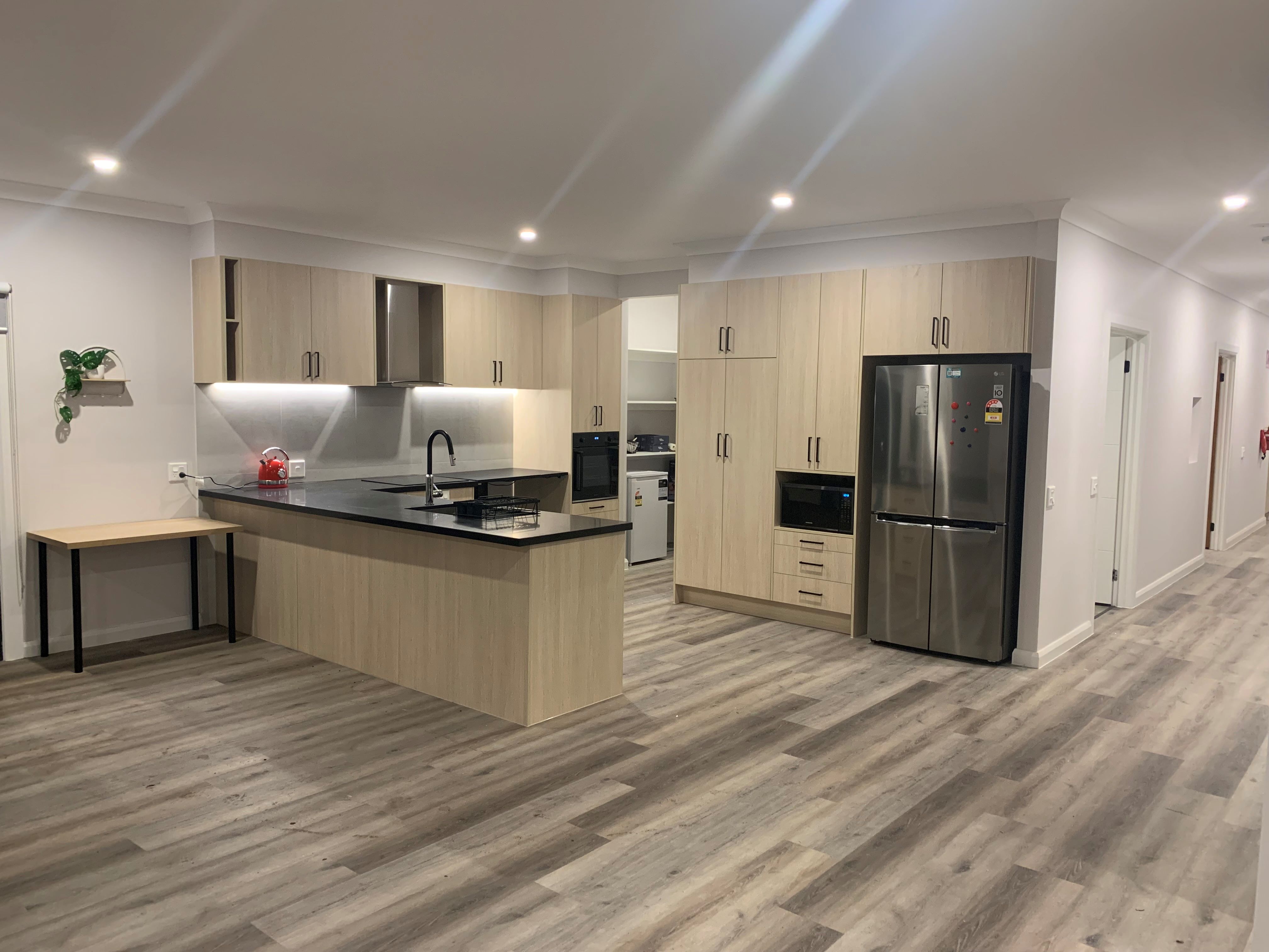 Avail. Now - HPS/FA or MTA for males, huge bedrooms and ensuites in Heidelberg West