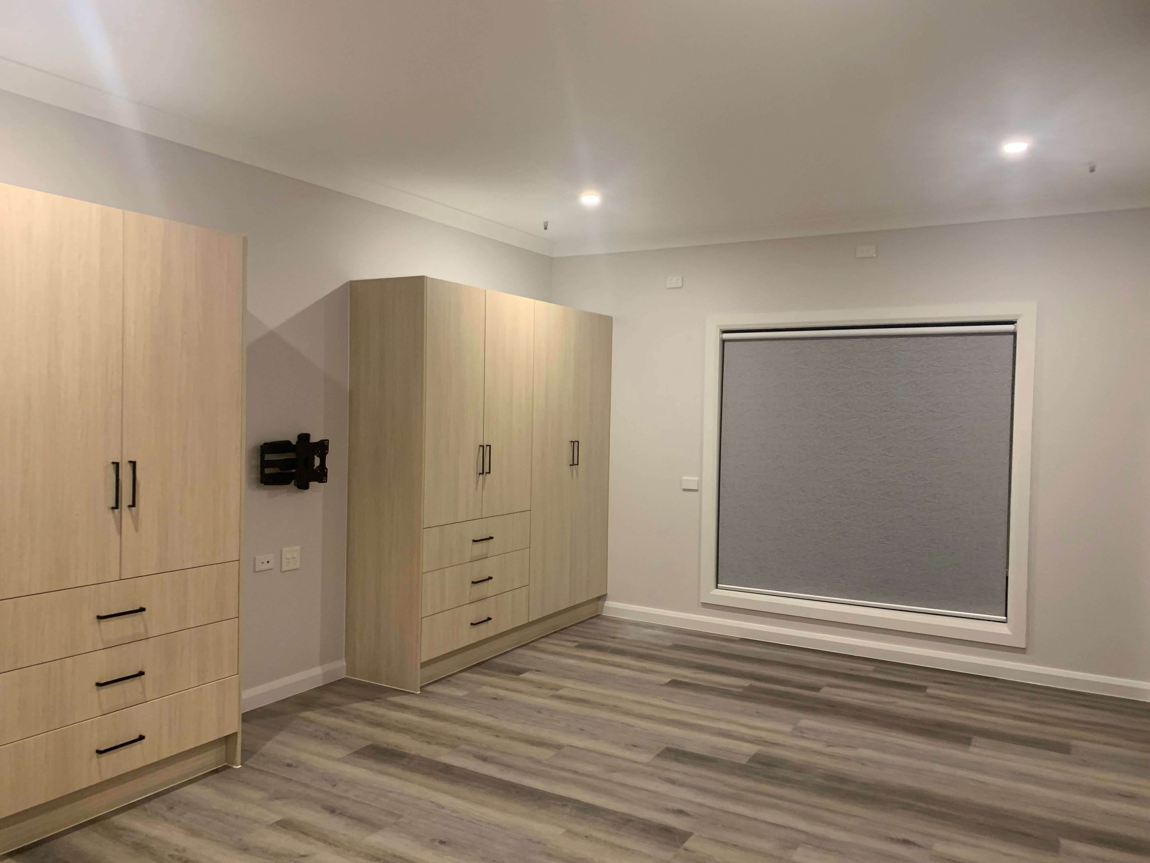 Avail. Now - HPS/FA or MTA for males, huge bedrooms and ensuites — Home image 2