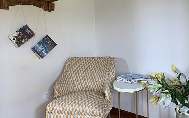 Accessible Newtown 3 B/R Home. MTA - Female with Nil BOH - Avail Immediately. — Home image 8