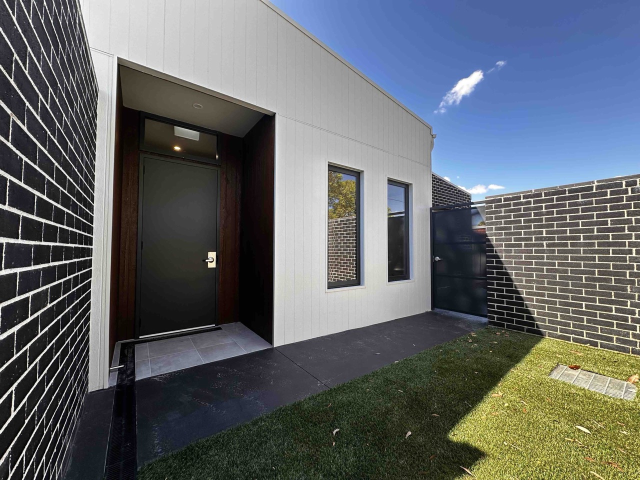Michael seeking to share - New SDA Robust 2 Resident House — Home image 8