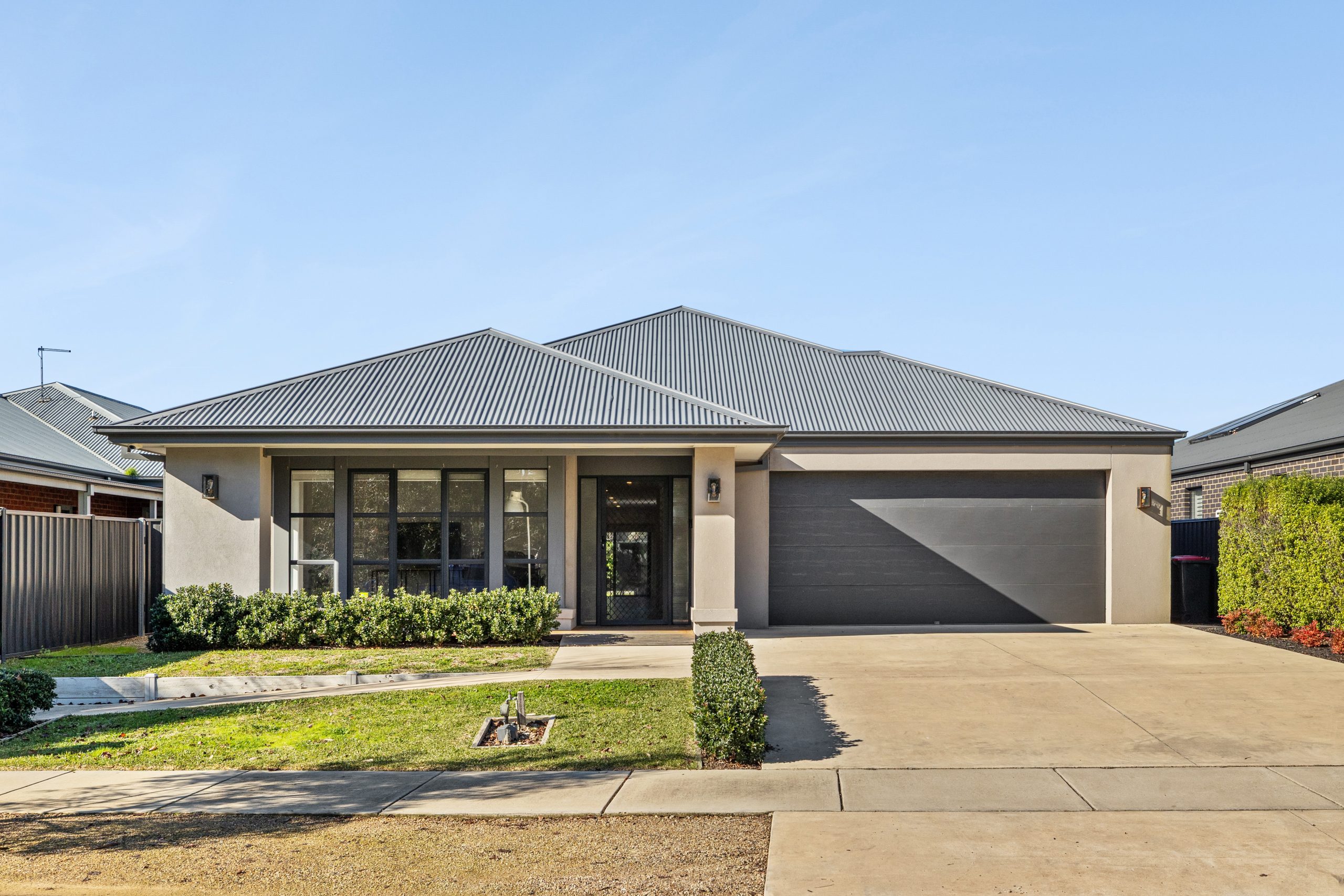 Tussock Drive, White Hills in White Hills