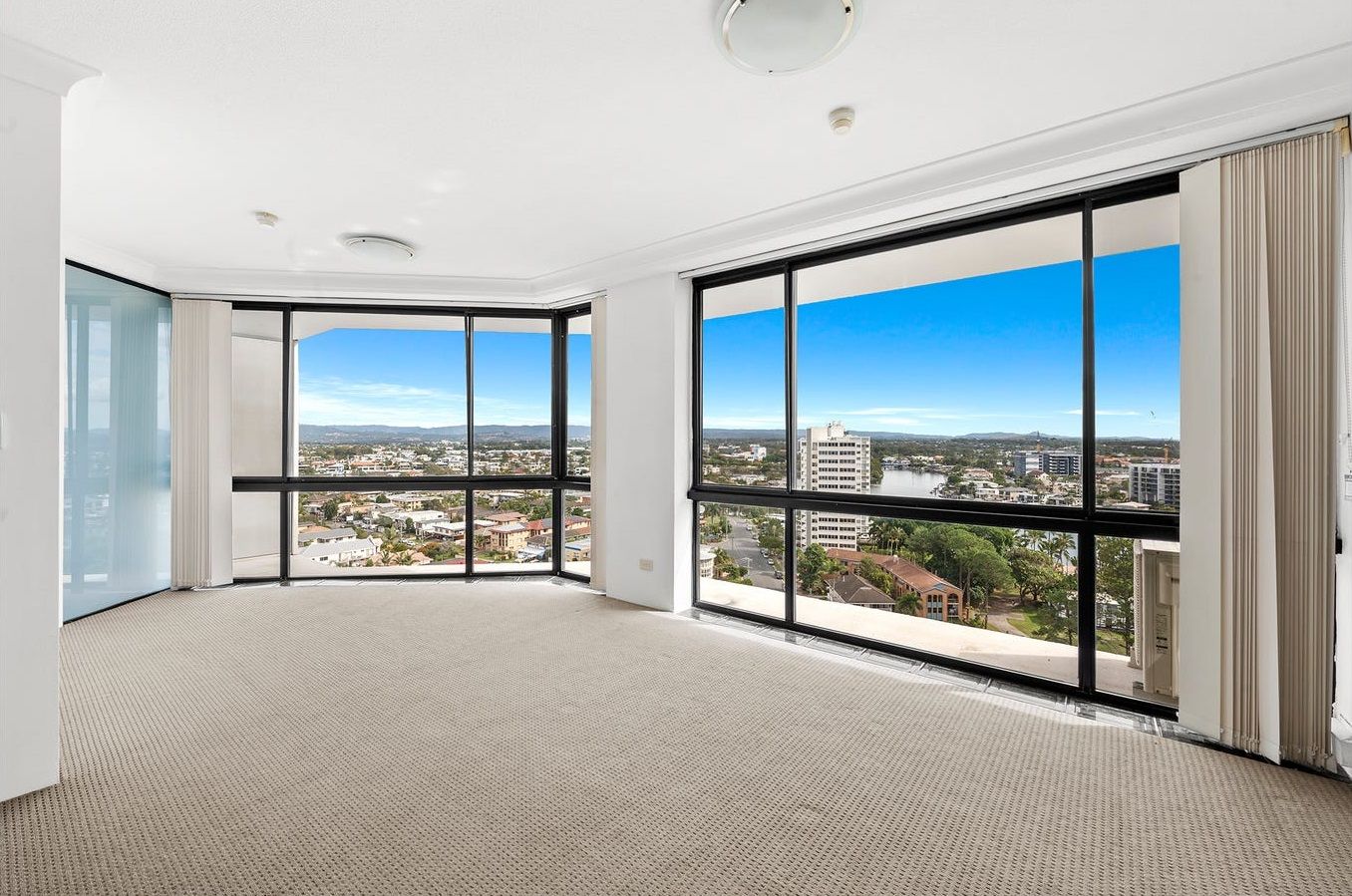 SIL Home in Surfers Paradise in Surfers Paradise