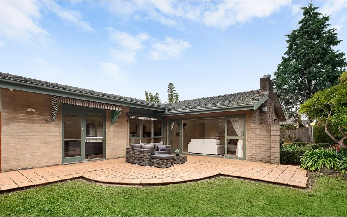 Beautiful and Accessible SIL Home in Mt Waverley in Mount Waverley