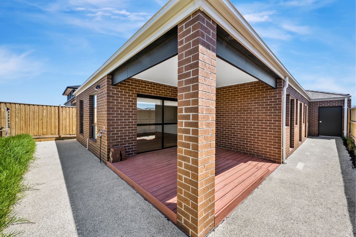 Modern 3-Bedroom HPS - Bronwyn Way, Wyndham Vale VIC — Home image 2