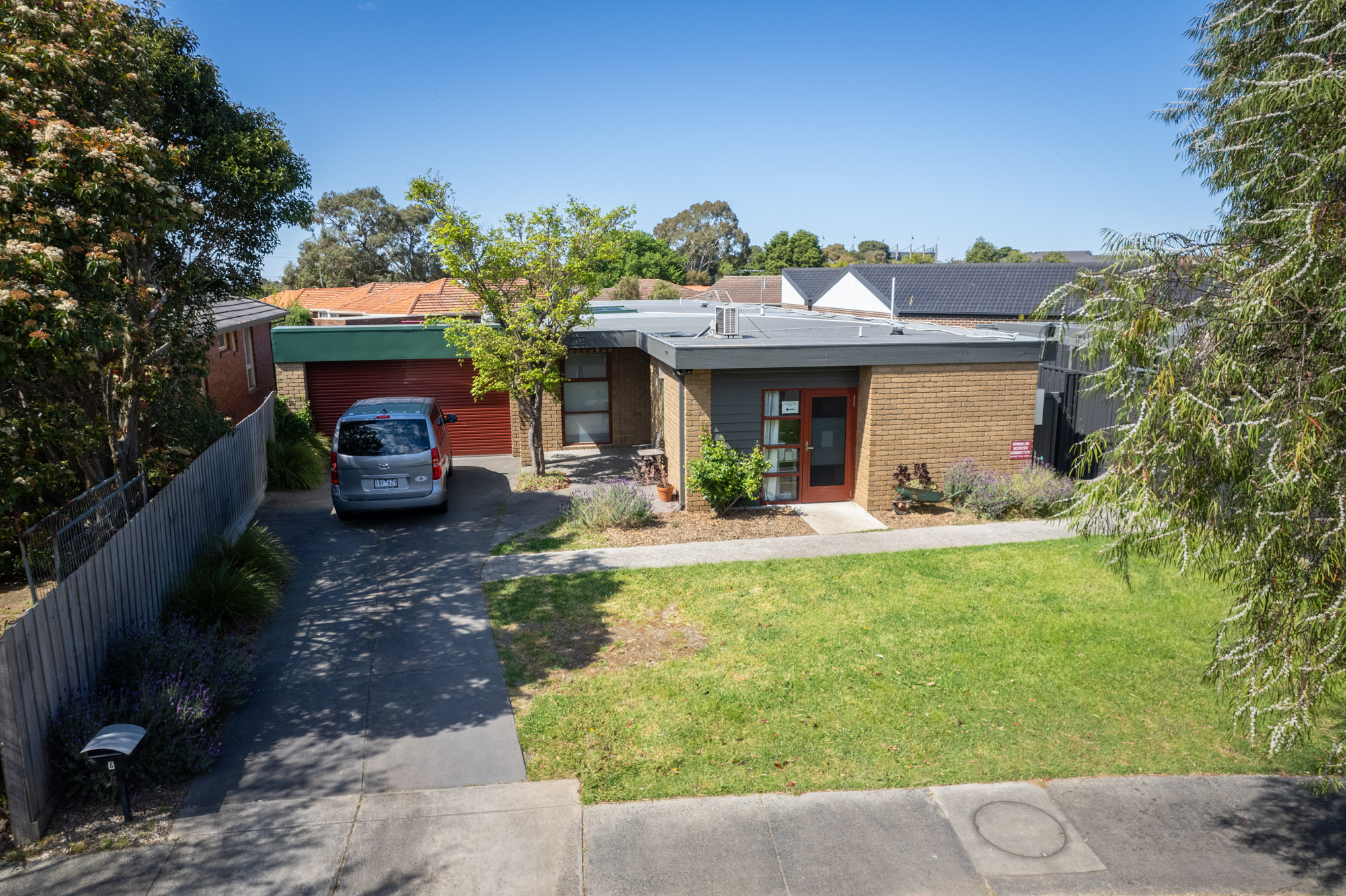 Young, vibrant household close to everything in leafy Wheelers Hill — Home image 10