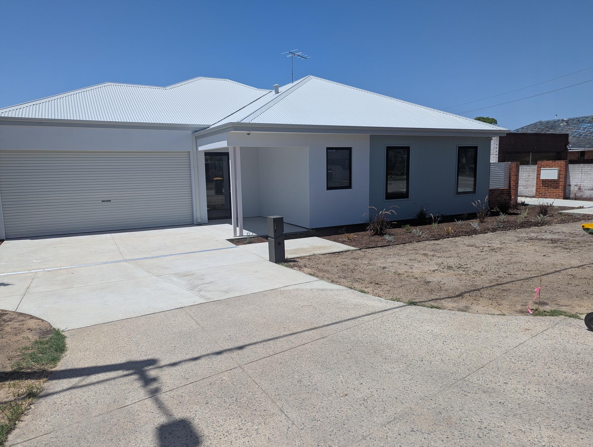 2 vacancies - Daly St Belmont in Belmont