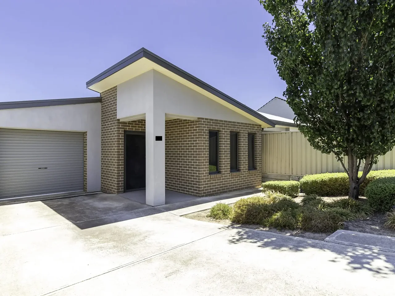 Northfield - 1 Vacancy 2 Bedroom Residence Robust in Northfield