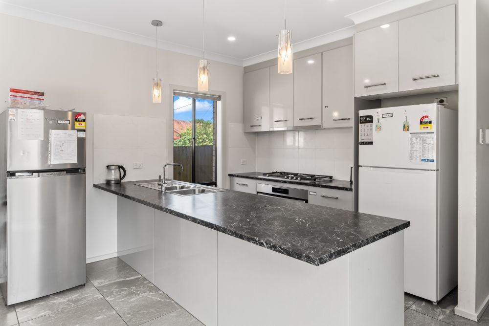 SIL -Cozy & Comfortable Home in Oaklands Park – Perfect for Independent Male — Home image 3