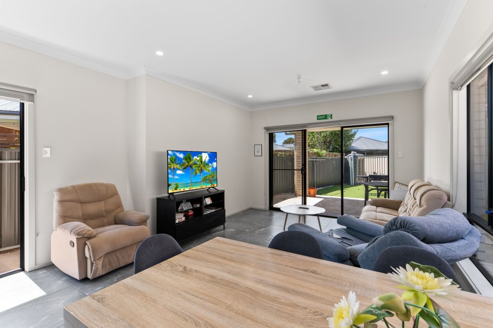 SIL -Cozy & Comfortable Home in Oaklands Park – Perfect for Independent Male — Home image 6