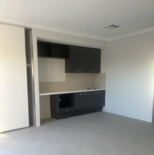 Brand NEW HPS Home in Midvale: Comes with HUGE TV! — Home image 5