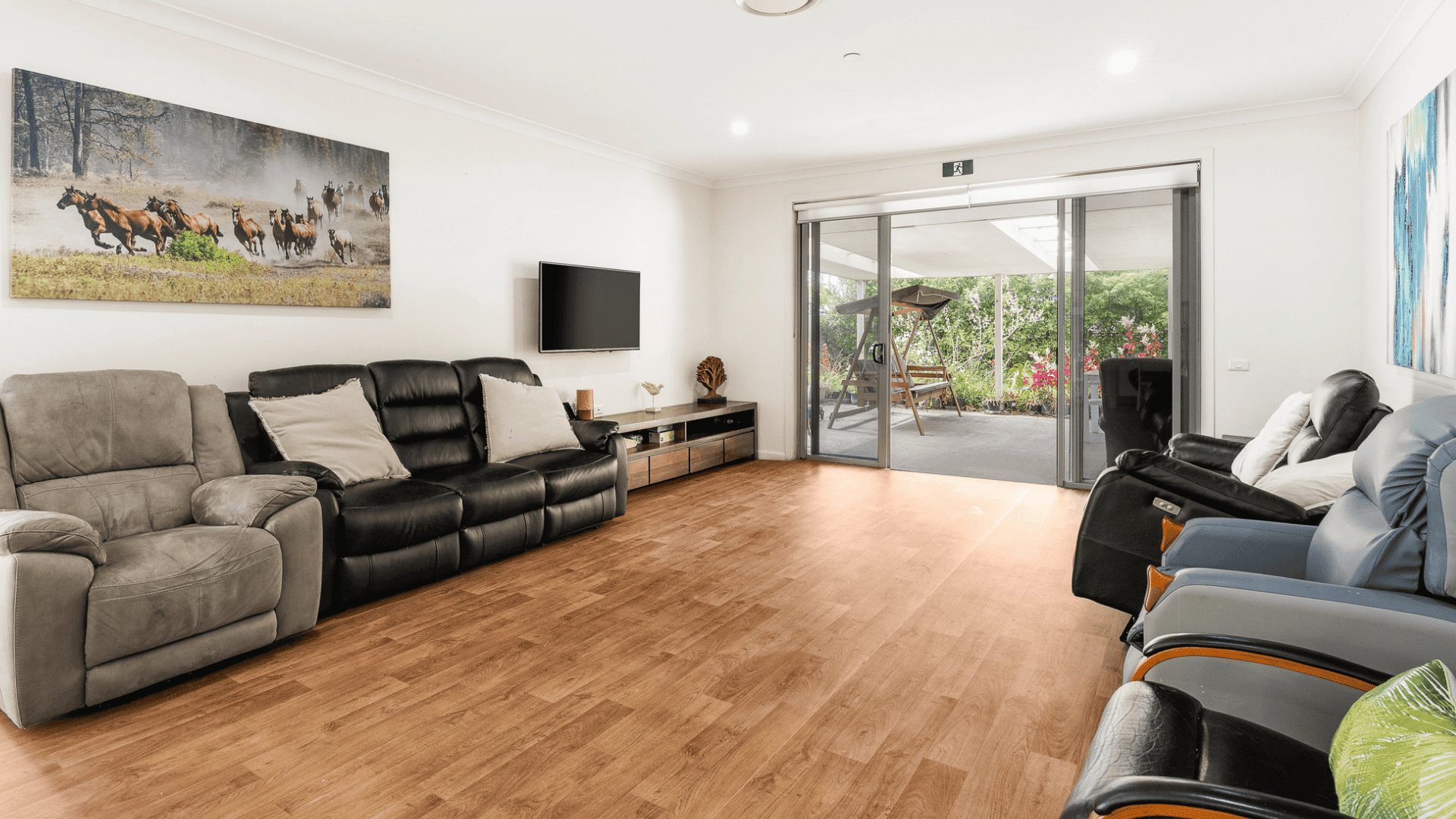 Wahroonga – modern, shared 5-bedroom home — Home image 2