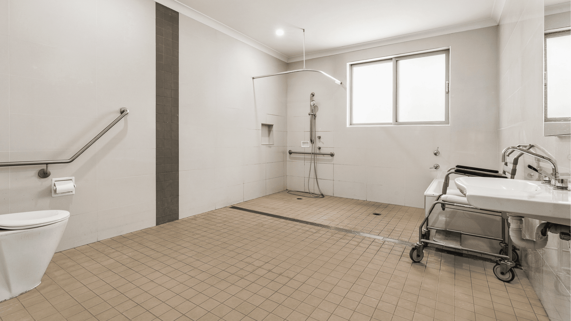 Wahroonga – modern, shared 5-bedroom home — Home image 7