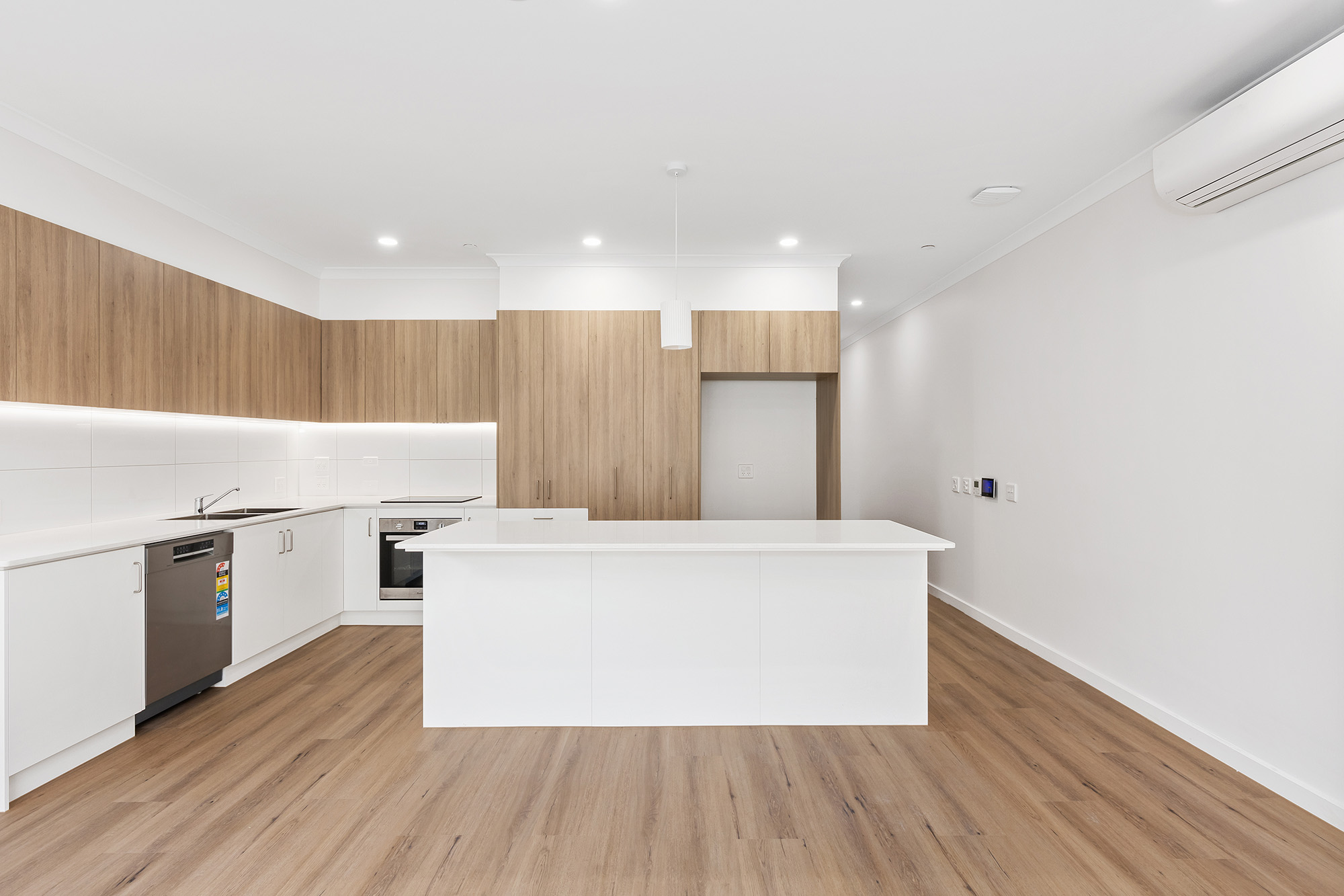 Improved Livability townhouses in leafy Langwarrin! — Home image 10