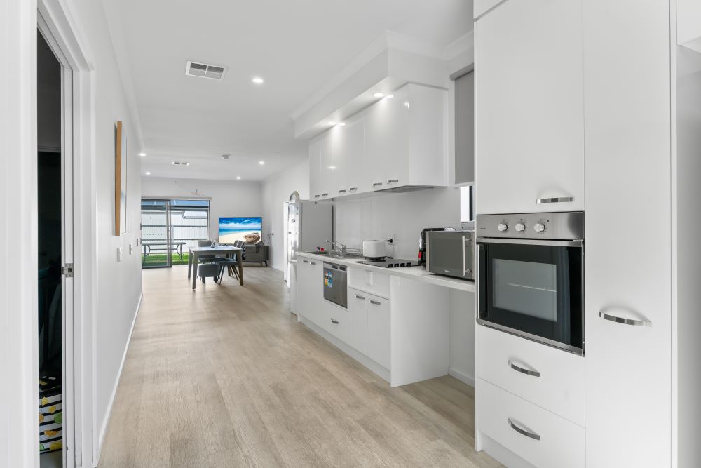 Find Quiet Independence and Coastal Comfort in Port Noarlunga — Home image 6