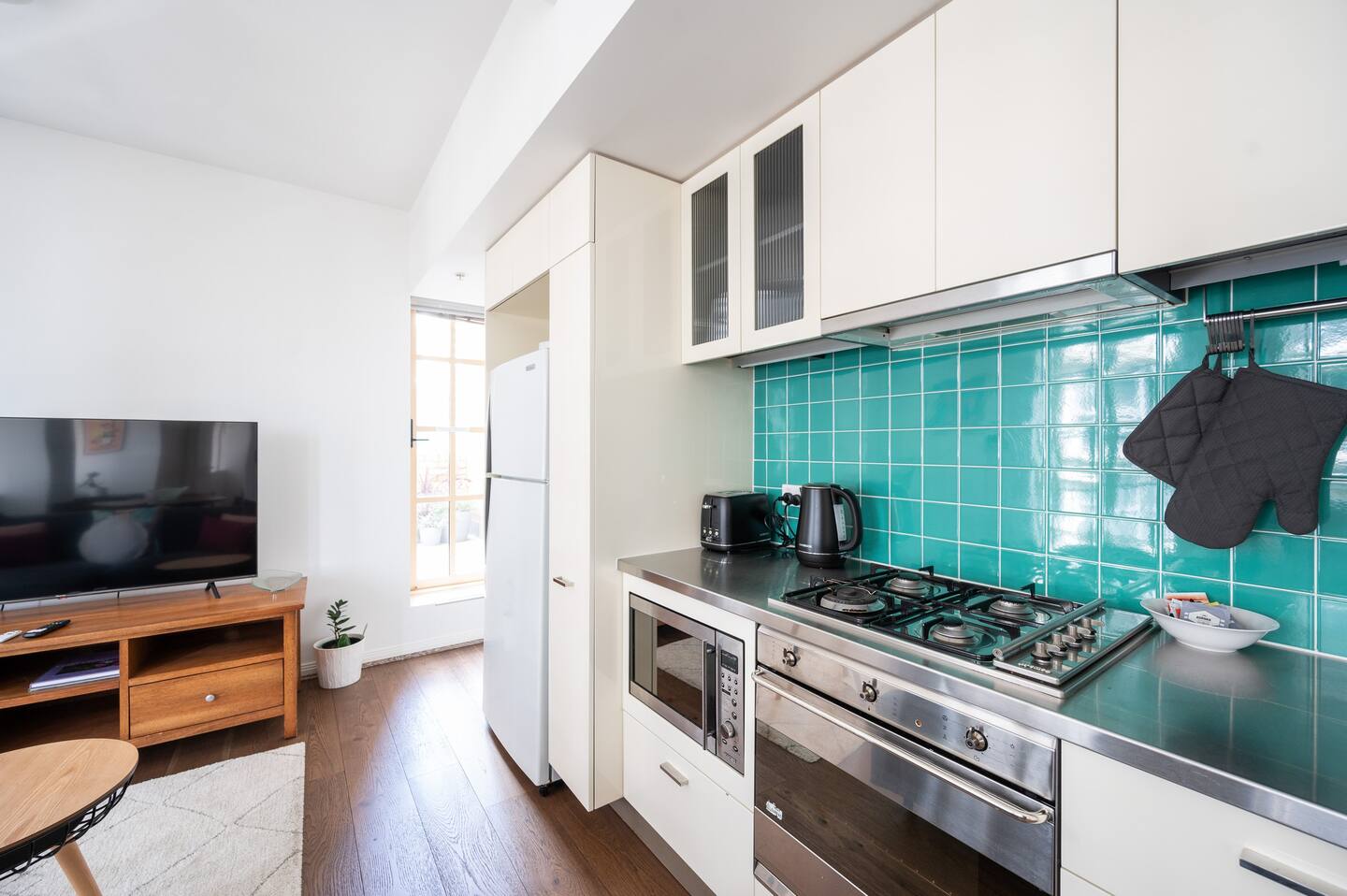 Accessible Accommodation in Melbourne CBD - Available now for MTA/STA — Home image 4