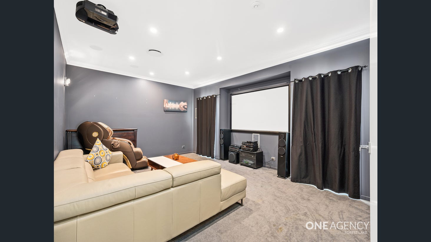 IMMACULATE SIL HOUSE AVAILABLE — Home image 10