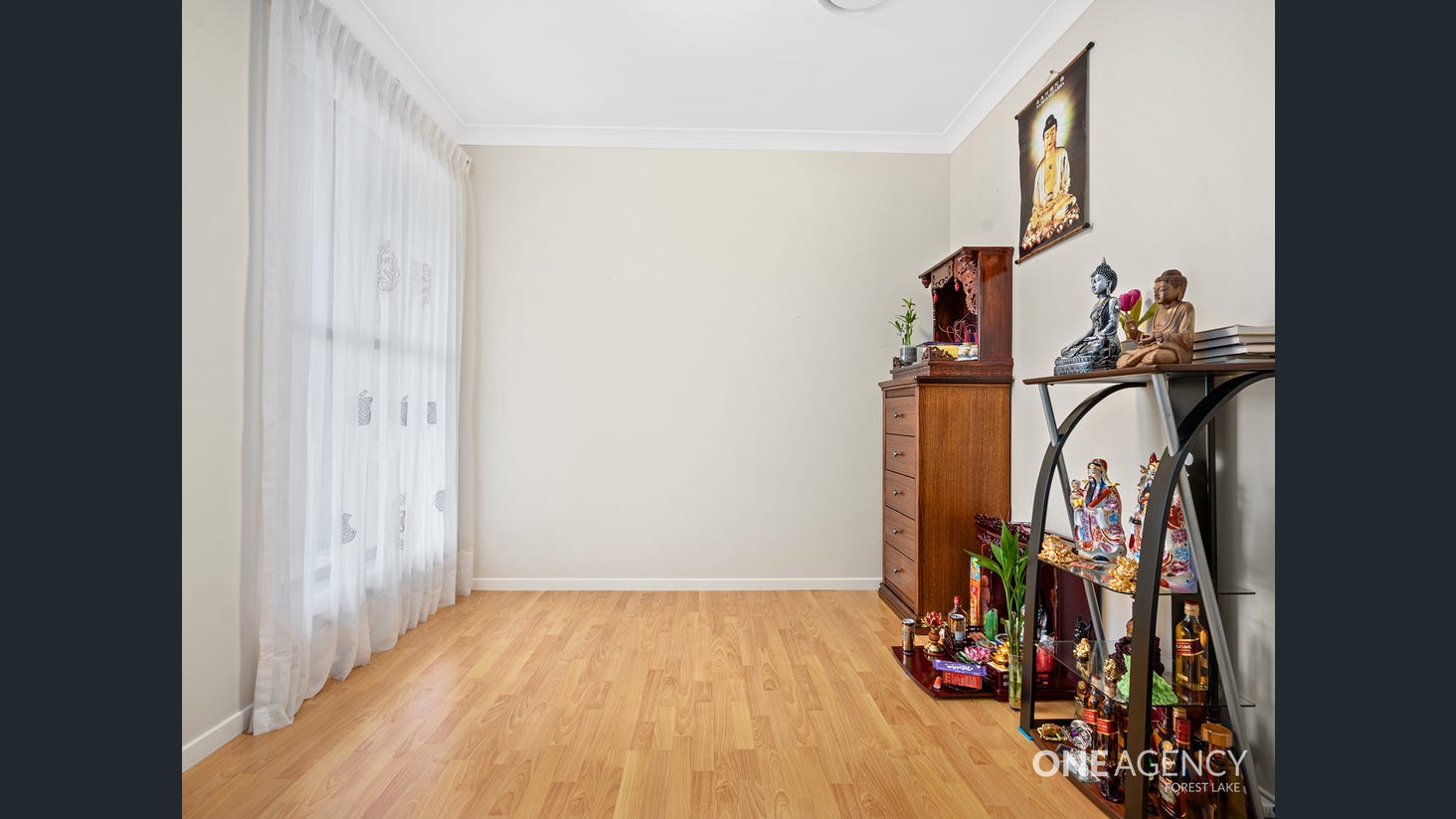 IMMACULATE SIL HOUSE AVAILABLE — Home image 13