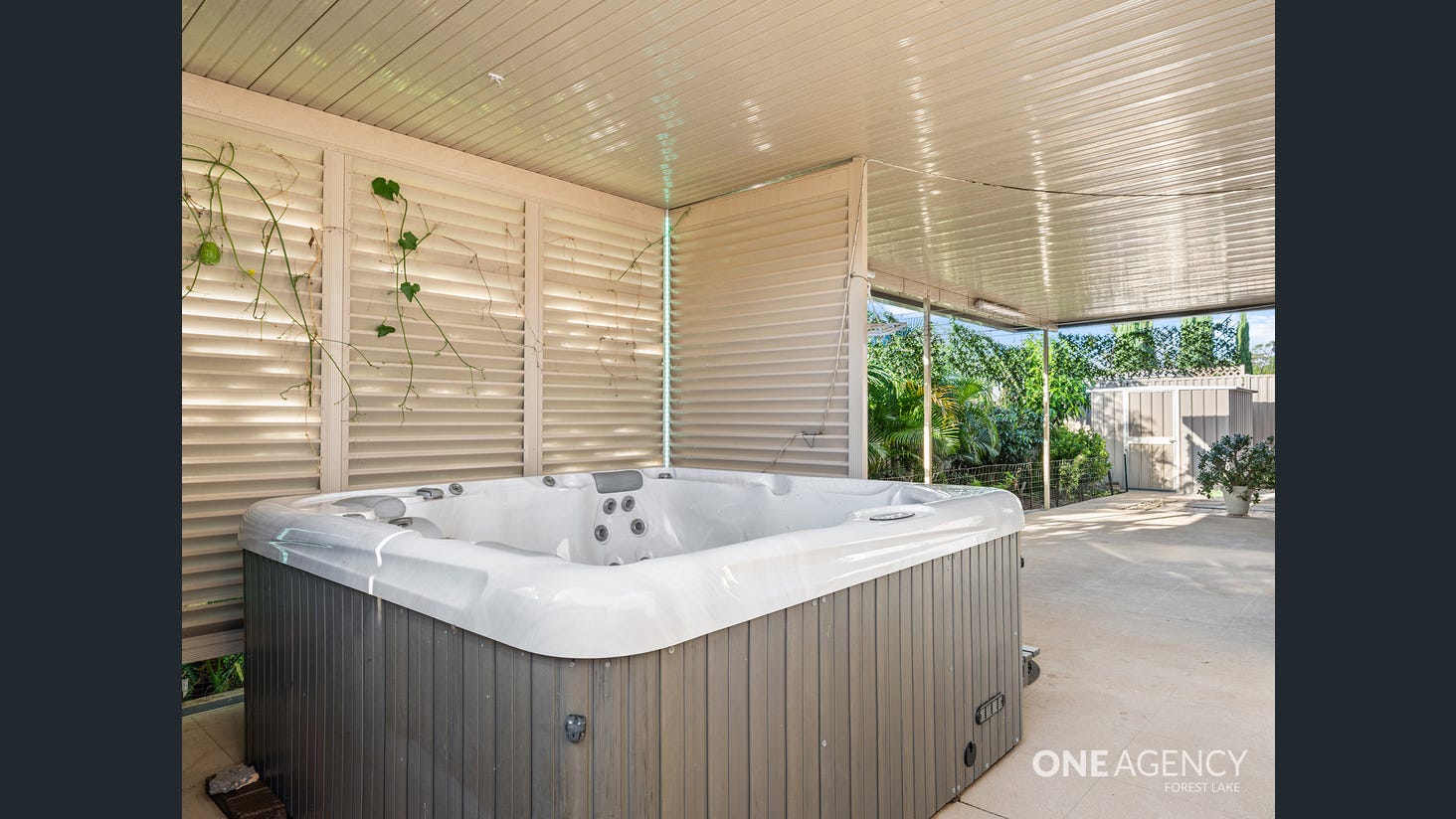 IMMACULATE SIL HOUSE AVAILABLE — Home image 18