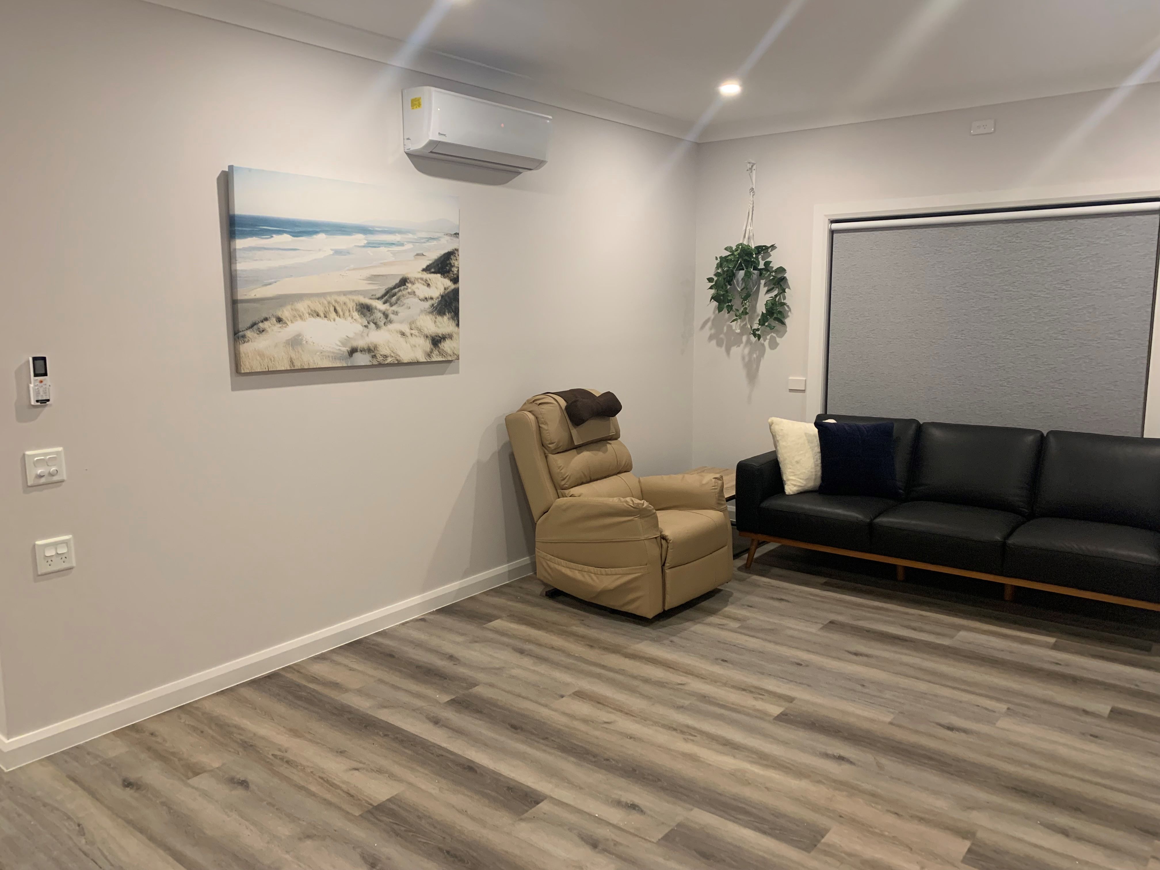 Avail. Now - HPS/FA vacancies for males, huge bedrooms and ensuites — Home image 7