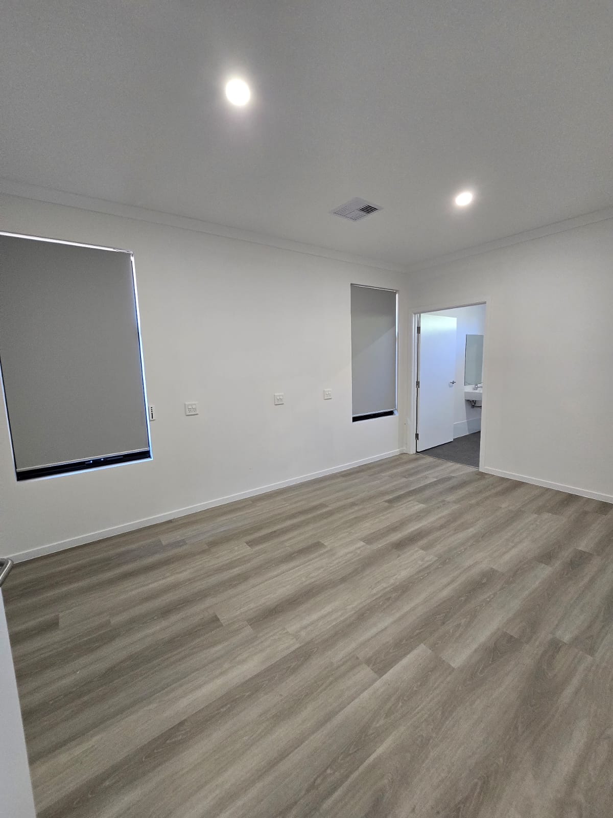 Accessible Living in the Heart of Hackham West — Home image 2