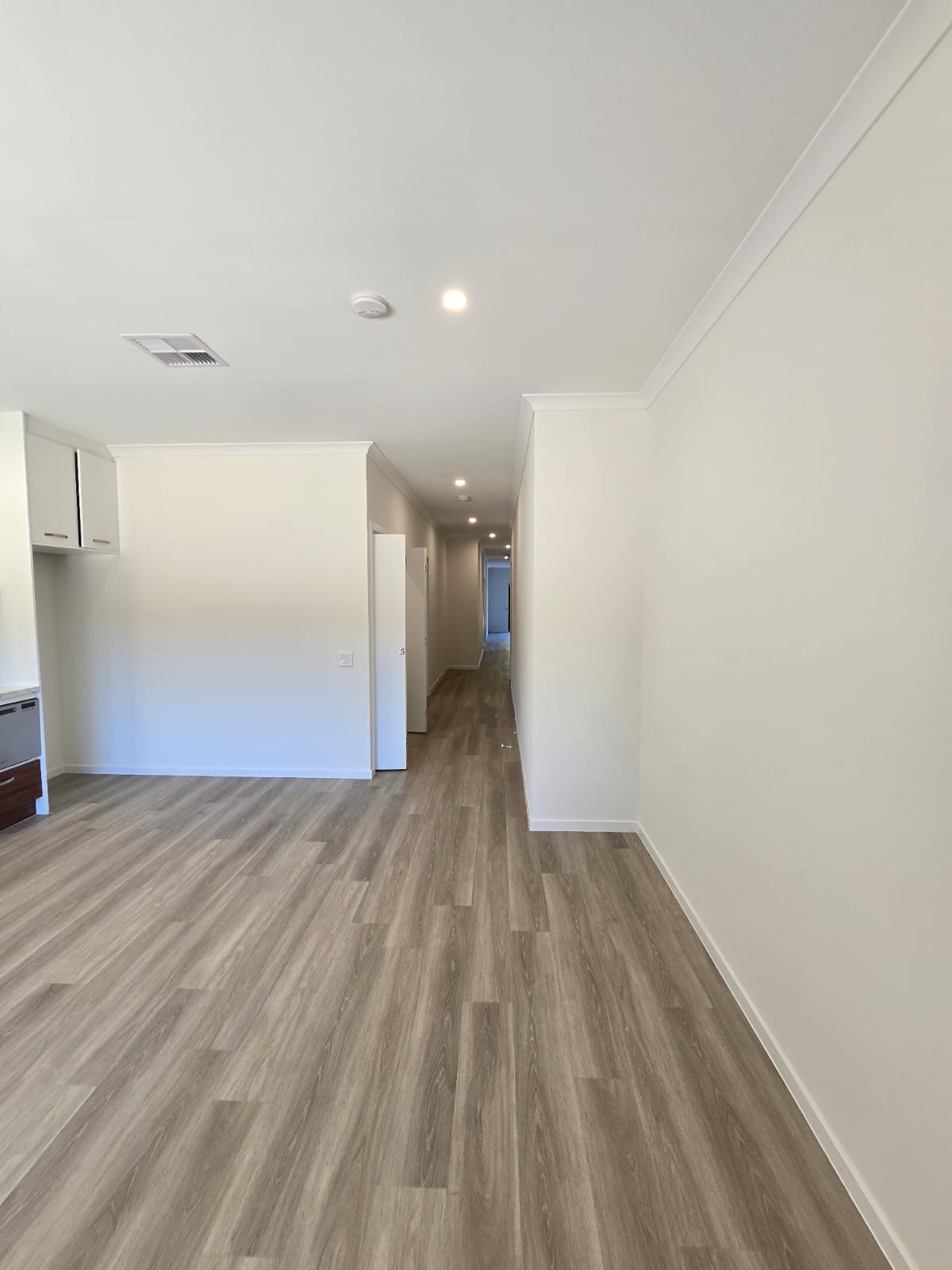 Accessible Living in the Heart of Hackham West — Home image 5
