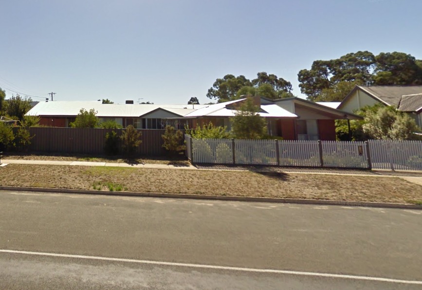 One vacancy available in a three bedroom duplex in the historic town of Ararat in Ararat