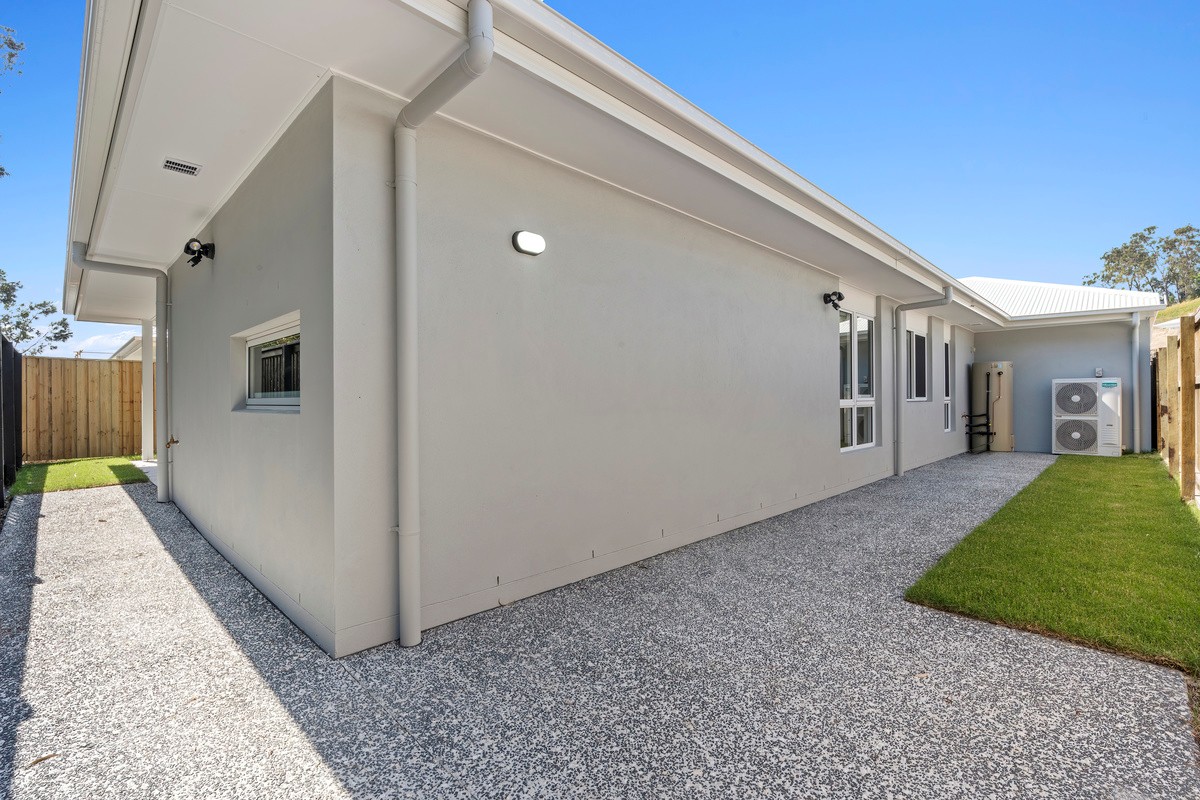 Brand New in Beautiful Burleigh — Home image 6