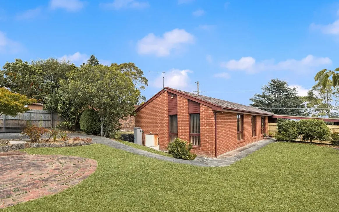 Beautiful SIL Home in Ringwood - MTA Available in Ringwood