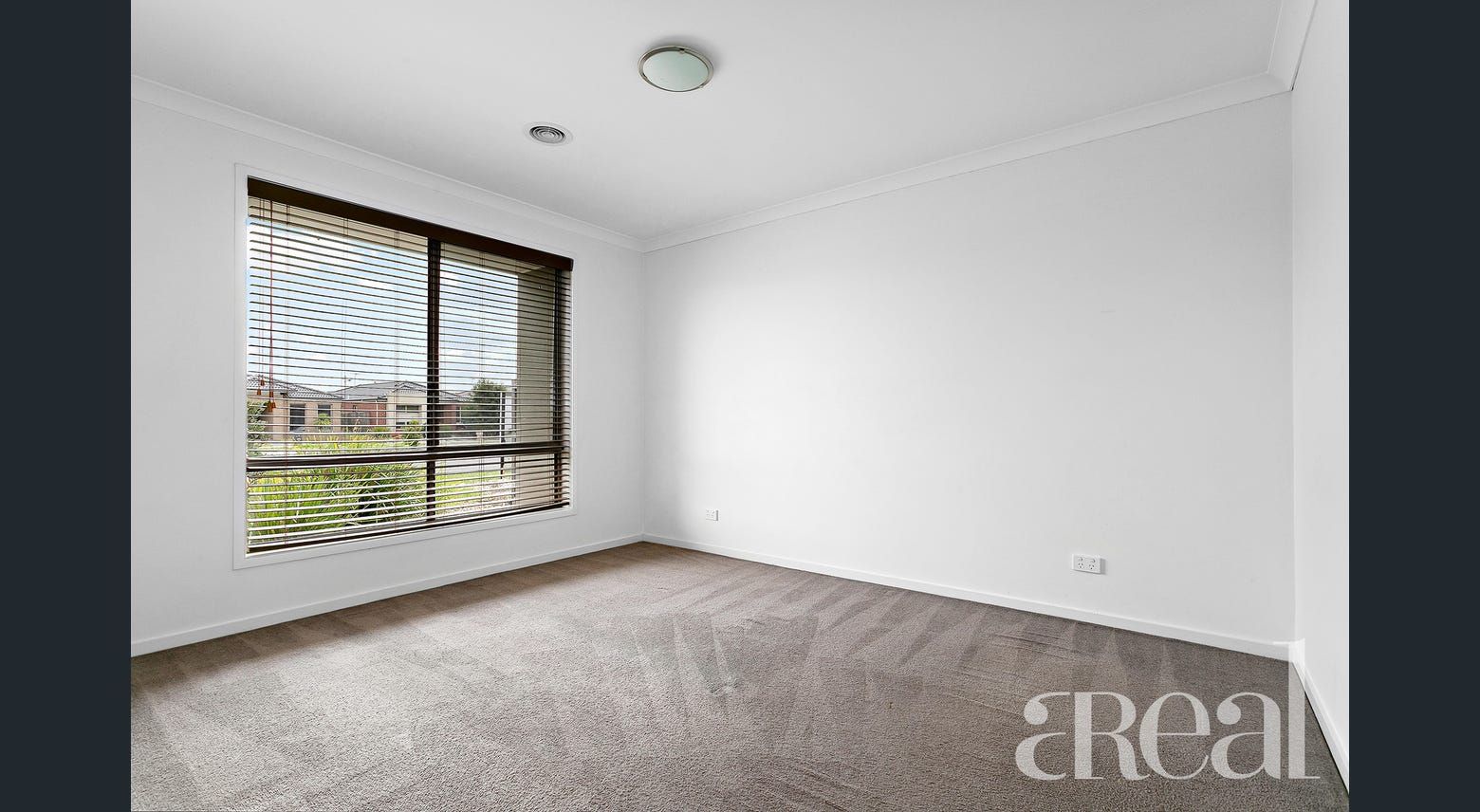 Cosy & Bright,What a delight !! SIL- 1 Vacancy in Truganina