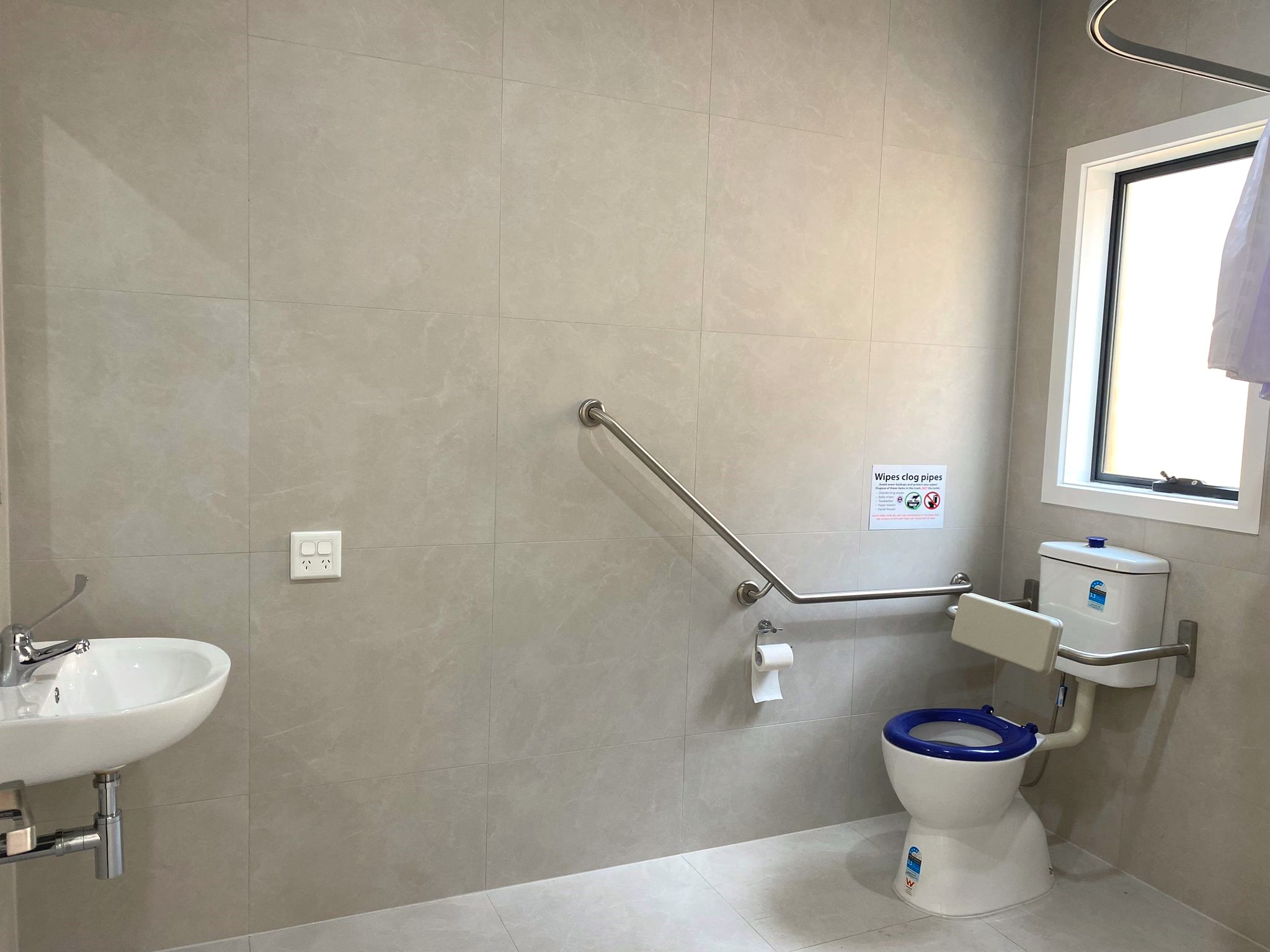 Luxury Living in Rockbank – Ex-Display Home with Premium Finishes! — Home image 8