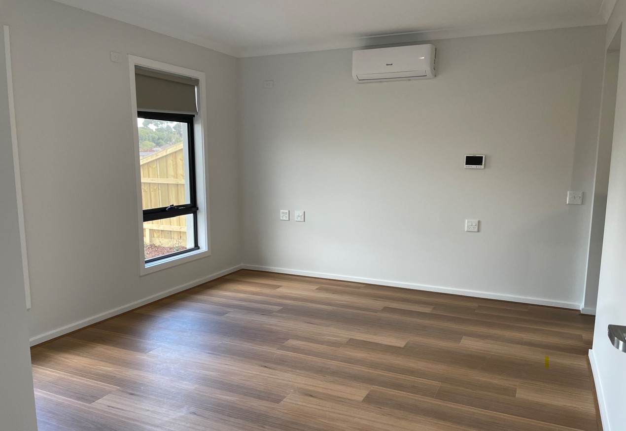 Luxury Living in Rockbank – Ex-Display Home with Premium Finishes! — Home image 9