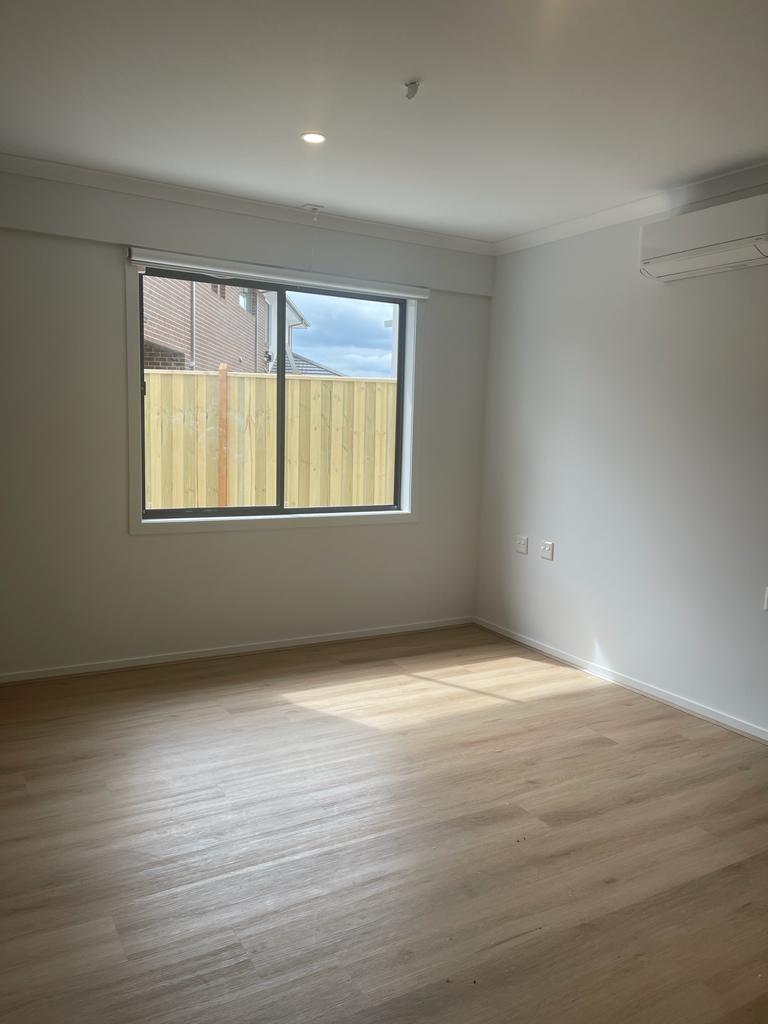 Clyde North, VIC — Home image 7