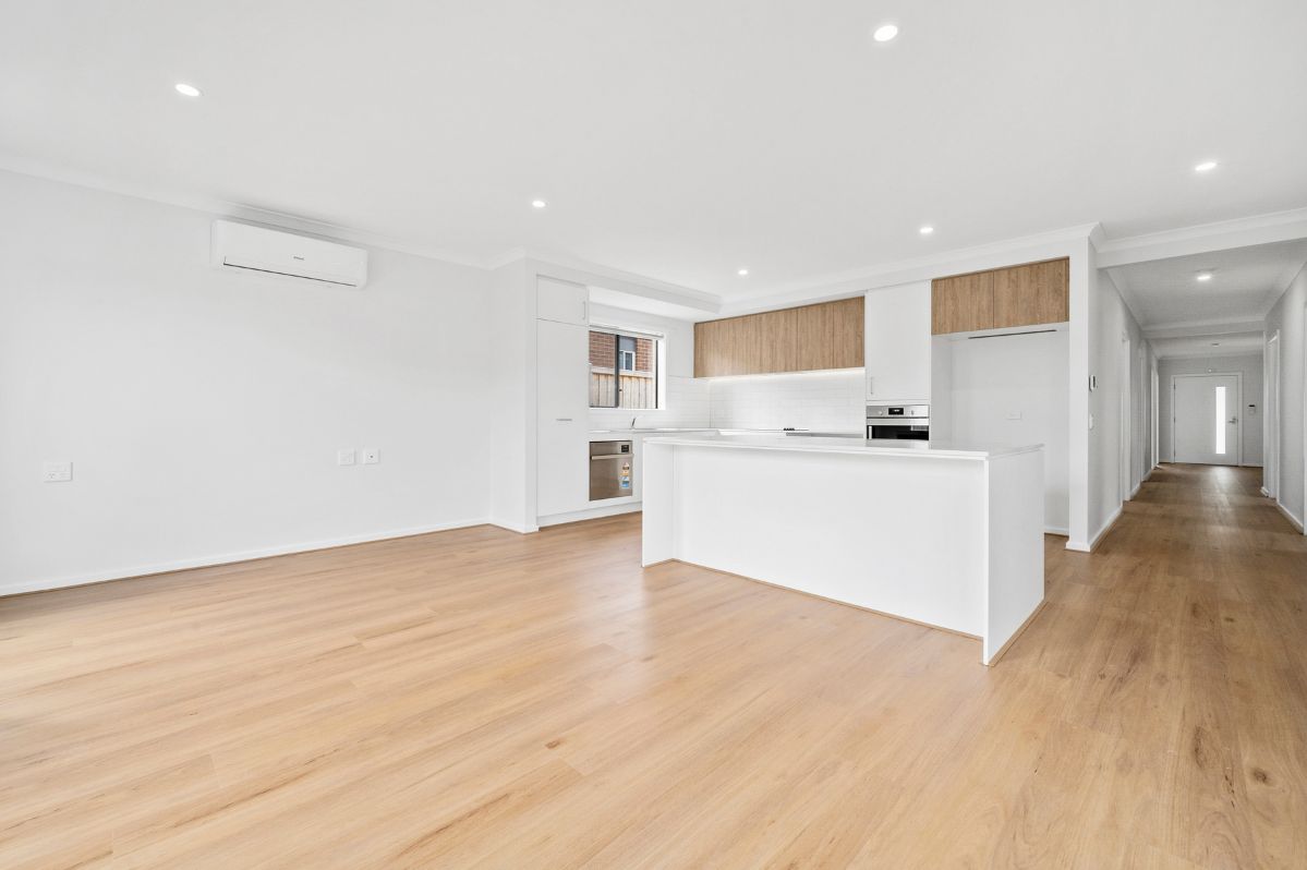 Modern 4-Bedroom HPS - Charlotte Street, New Norfolk — Home image 8