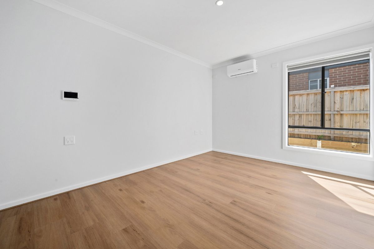 Modern 4-Bedroom HPS - Charlotte Street, New Norfolk — Home image 10