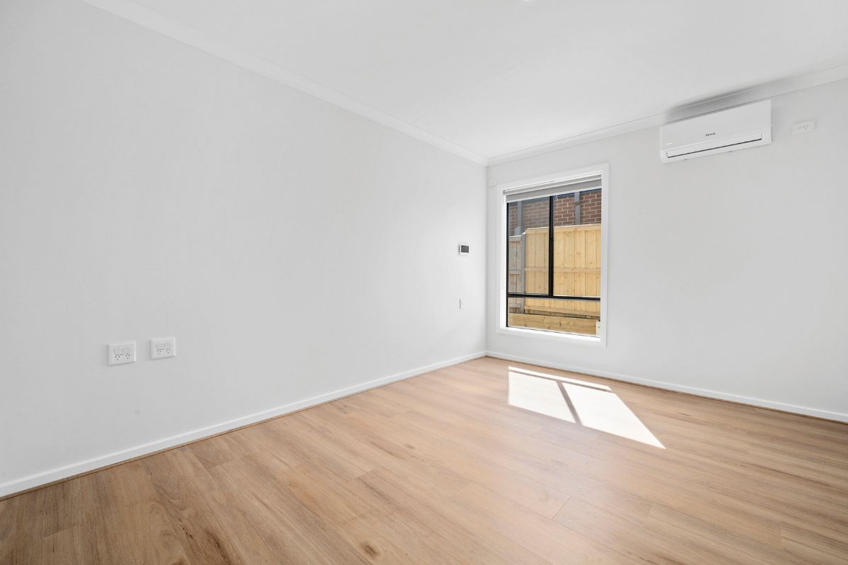 Modern 4-Bedroom HPS - Charlotte Street, New Norfolk — Home image 11