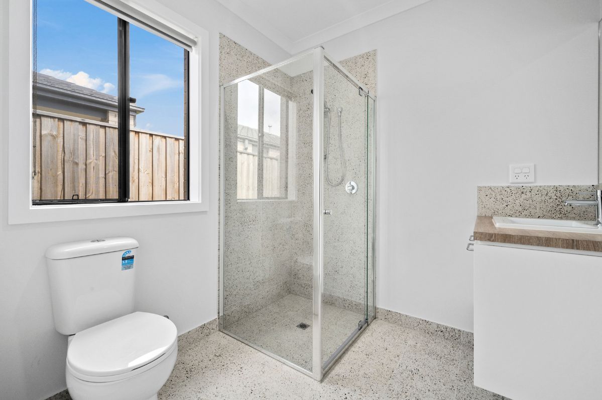 Modern 4-Bedroom HPS - Charlotte Street, New Norfolk — Home image 16