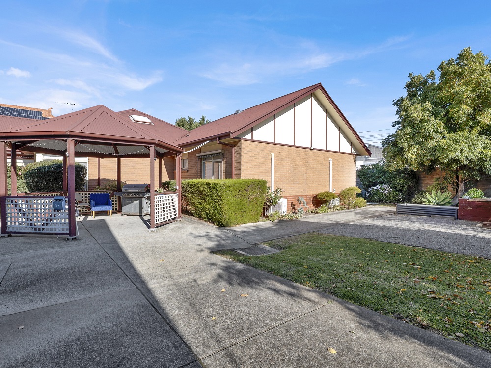 Beachside living in Williamstown — Home image 2