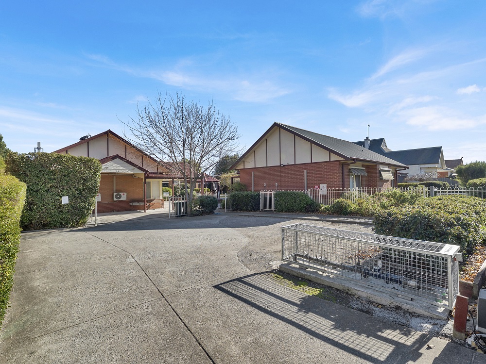 Beachside living in Williamstown — Home image 3
