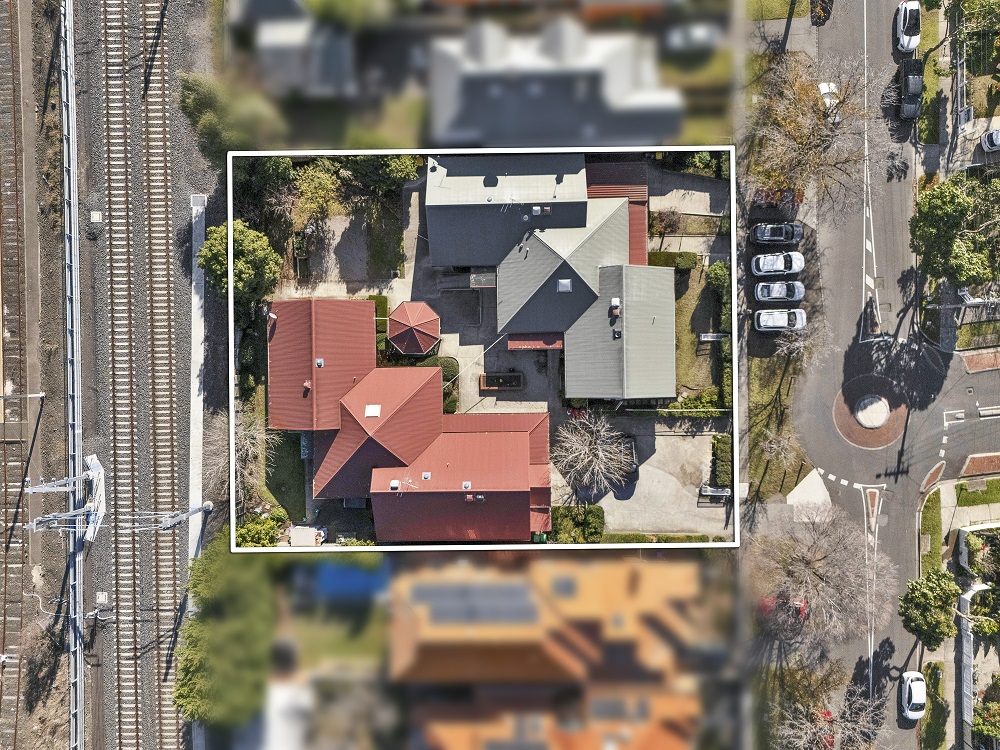 Beachside living in Williamstown — Home image 17