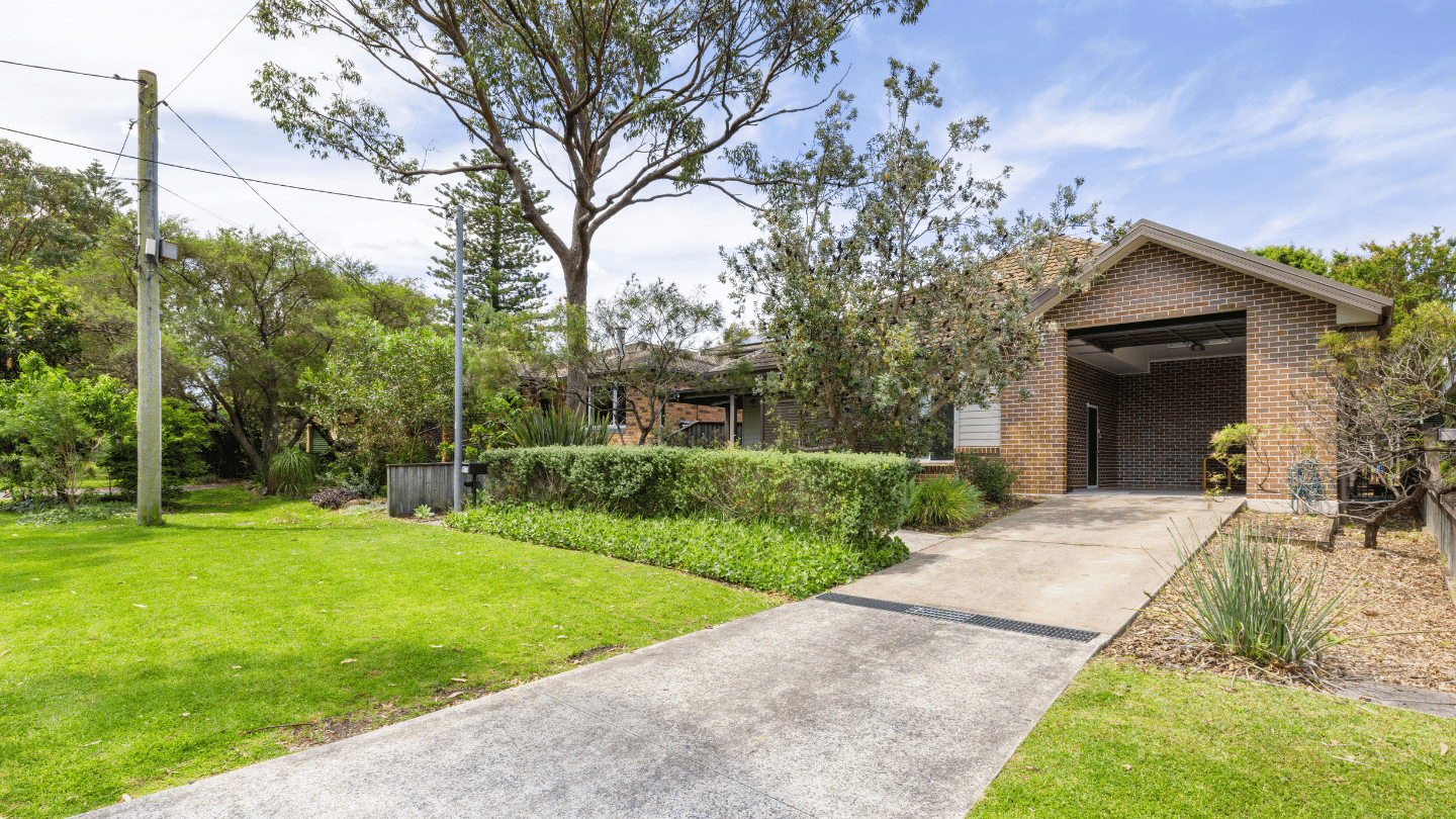 Elanora Heights - Shared 5-bedroom female home in Elanora Heights